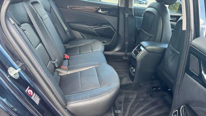 
								2018 Kia Cadenza full									