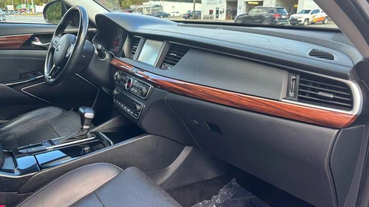 
								2018 Kia Cadenza full									