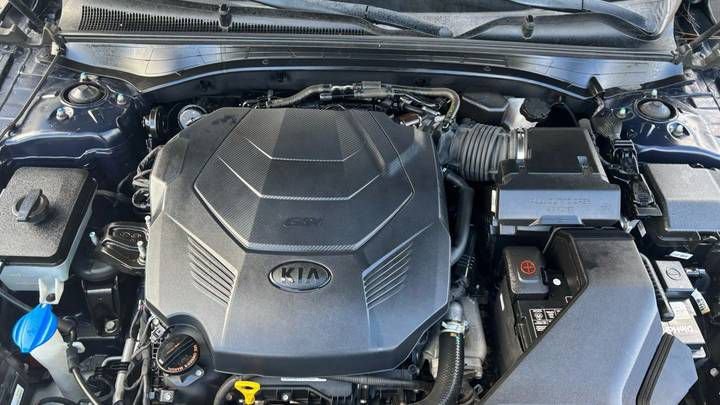 
								2018 Kia Cadenza full									