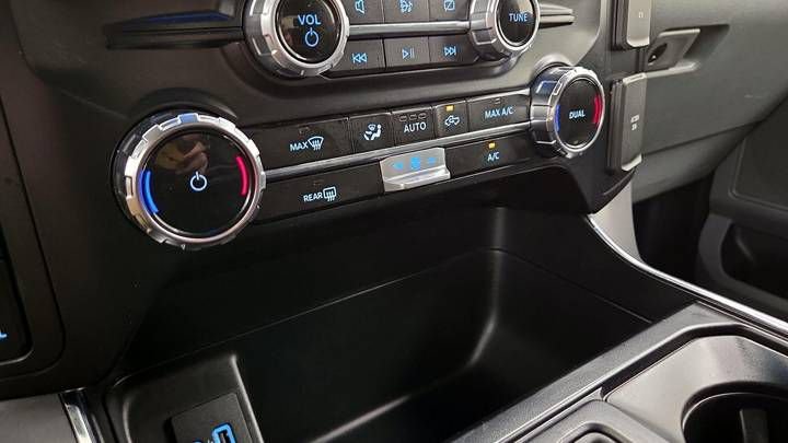
								2024 Ford F-150 XLT SuperCrew 5.5′ Box 4WD full									