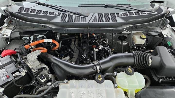 
								2024 Ford F-150 XLT SuperCrew 5.5′ Box 4WD full									