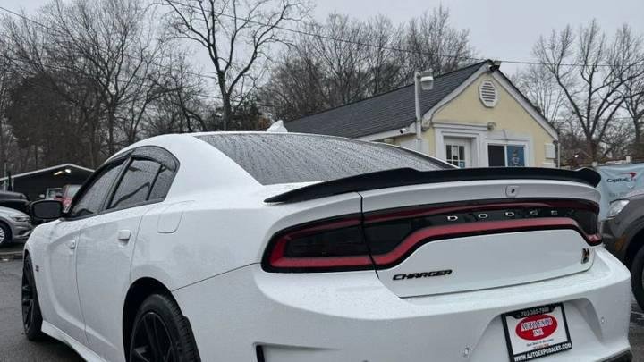 
								2020 Dodge Charger full									