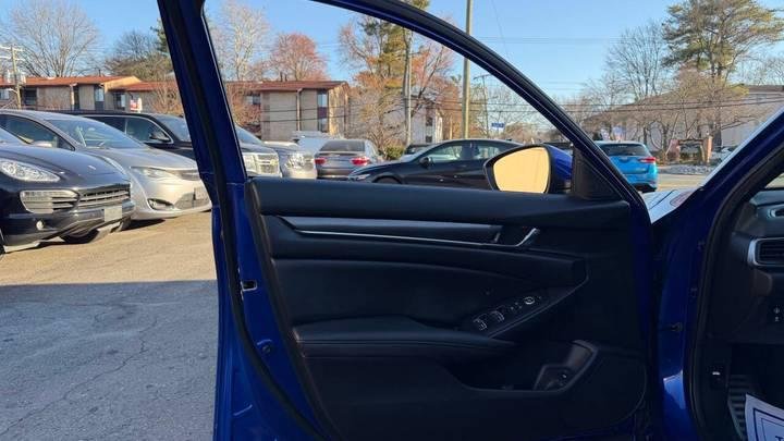 
								2020 Honda Accord full									