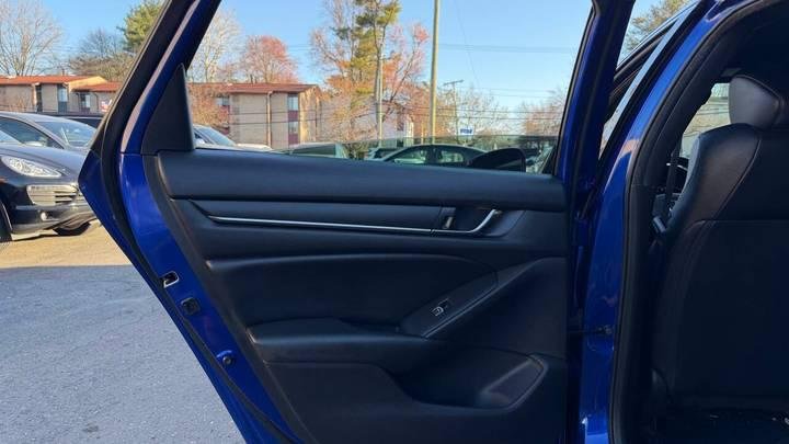 
								2020 Honda Accord full									