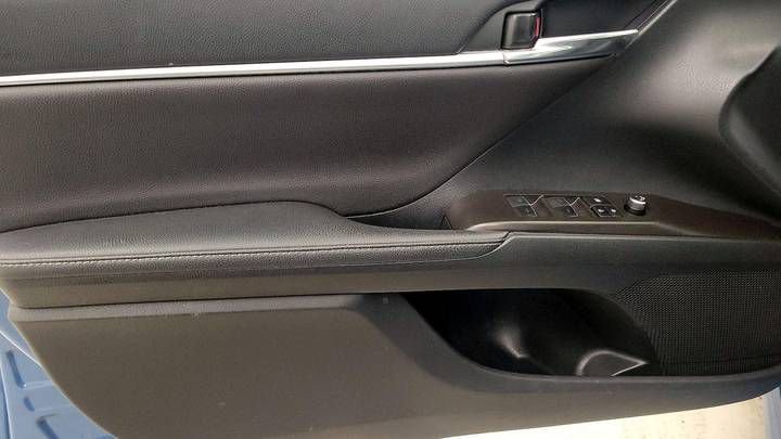 
								2023 Toyota Camry full									