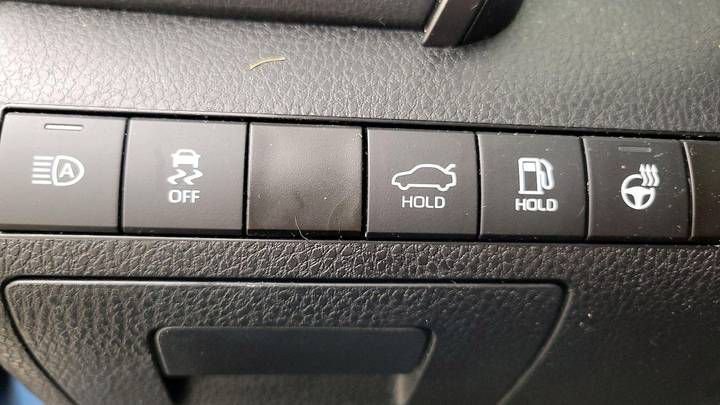 
								2023 Toyota Camry full									