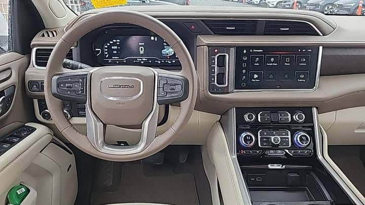 
								2023 GMC Yukon full									