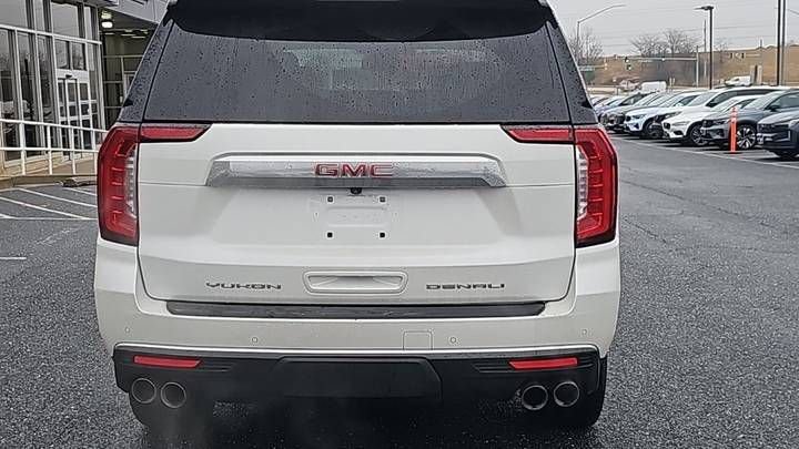 
								2023 GMC Yukon full									