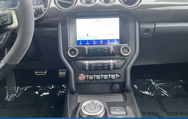 
								2021 Ford Mustang full									