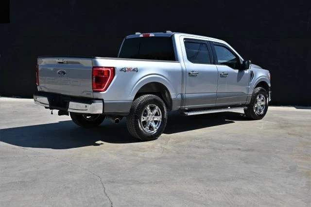 
								2021 Ford F-150 XLT Pickup 4D 5 1/2 ft full									